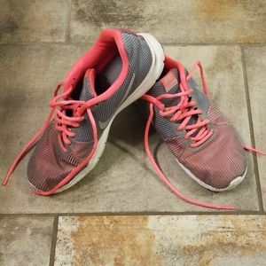 Nike Flex Cross Trainer Sneakers